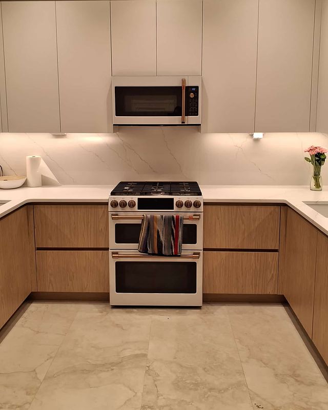 White and wood kitchen by CABINX